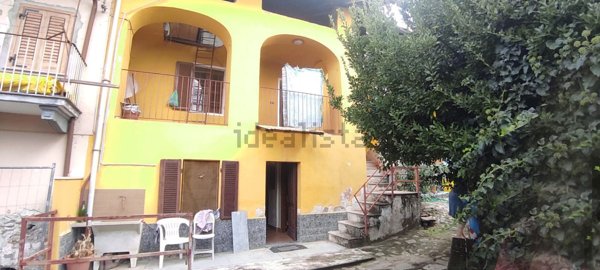 casa indipendente in vendita a Cuorgnè in zona Salto