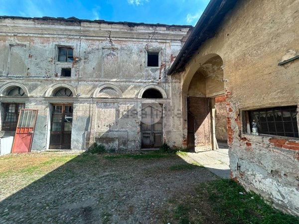 casa indipendente in vendita a Cuorgnè in zona Belvedere