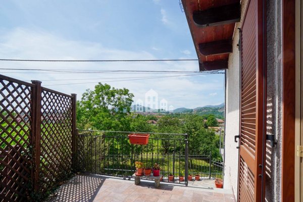 casa indipendente in vendita a Cuorgnè in zona Salto