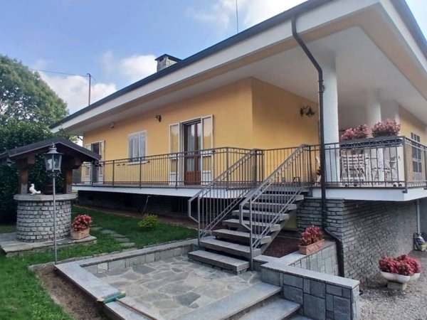 casa indipendente in vendita a Cuorgnè