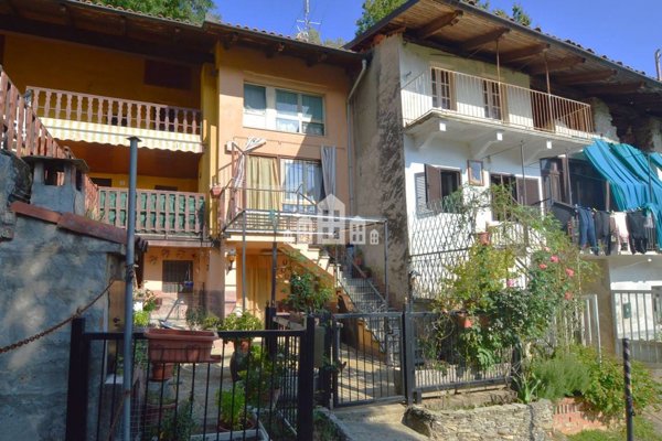 casa indipendente in vendita a Cuorgnè in zona Fornengo