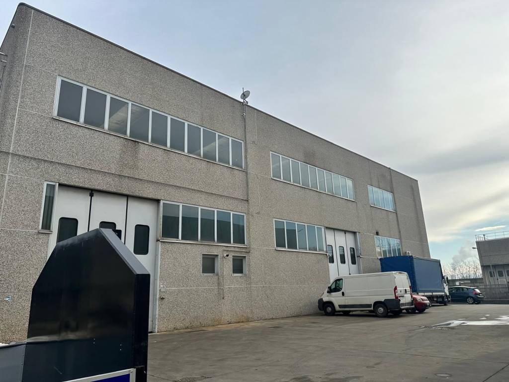 locale commerciale in vendita a Druento