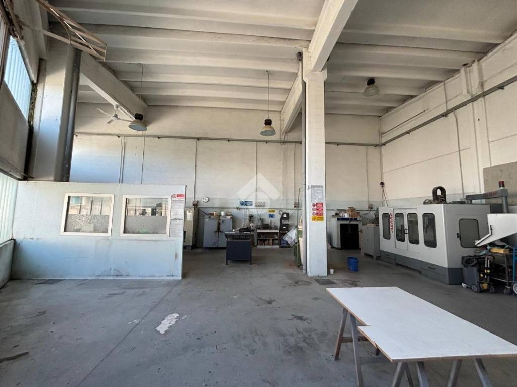 locale commerciale in vendita a Druento