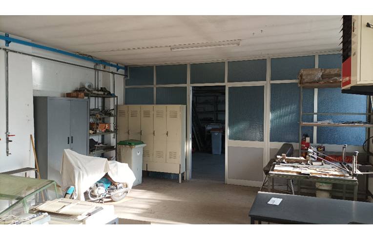 locale commerciale in vendita a Druento