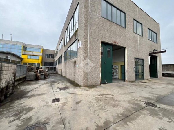 locale commerciale in vendita a Druento