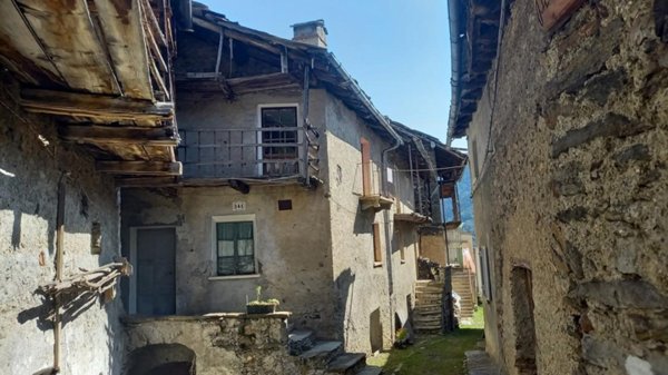 appartamento in vendita ad Exilles in zona San Colombano
