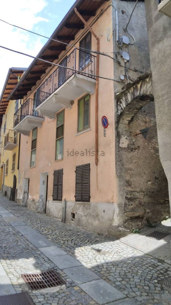 esavano in vendita ad Exilles