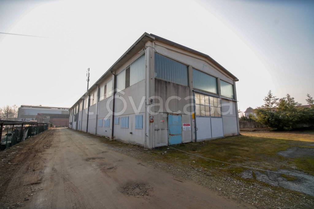 locale commerciale in vendita a Favria