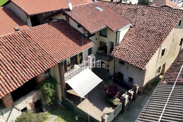 casa semindipendente in vendita a Favria