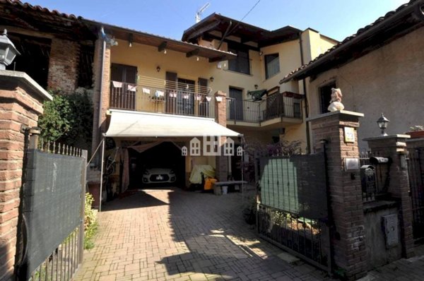 casa semindipendente in vendita a Favria
