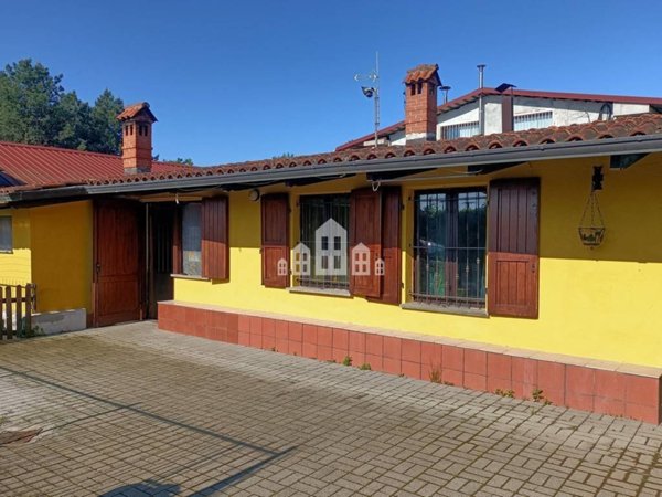casa semindipendente in vendita a Favria