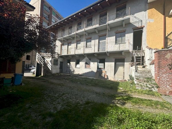 casa semindipendente in vendita a Favria