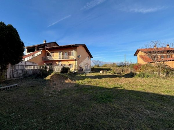 casa semindipendente in vendita a Favria