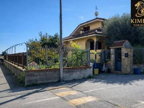 casa indipendente in vendita a Favria