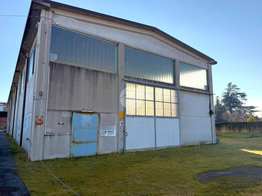 locale commerciale in vendita a Favria