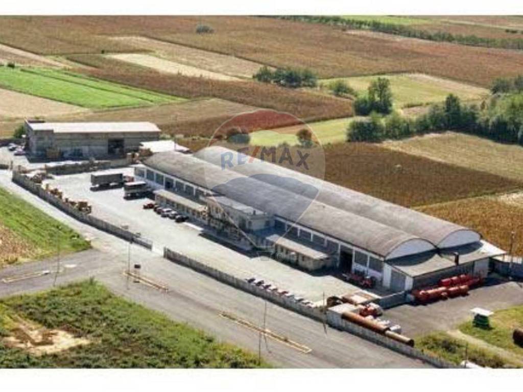 capannone in vendita a Feletto