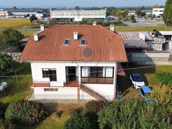 casa indipendente in vendita a Feletto