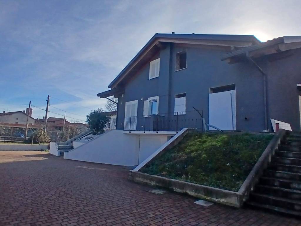 casa indipendente in vendita a Feletto