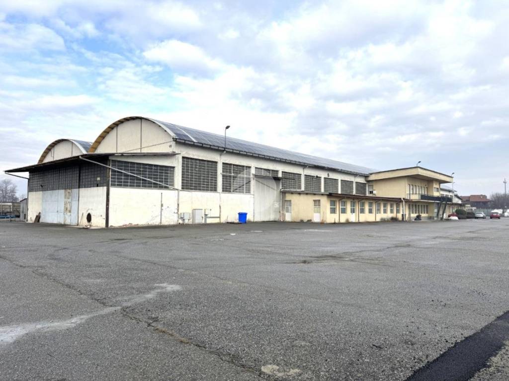 capannone in vendita a Feletto