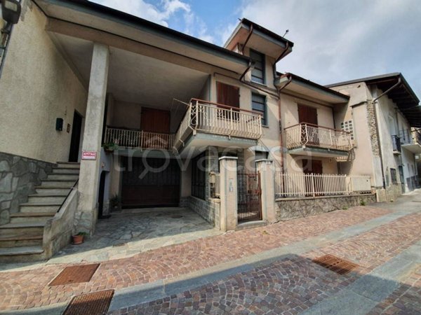 casa indipendente in vendita a Fenestrelle in zona Mentoulles