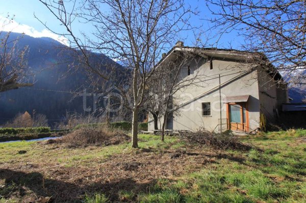 casa indipendente in vendita a Fenestrelle in zona Mentoulles