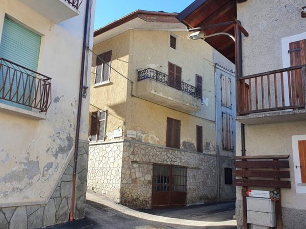 appartamento in vendita a Fenestrelle in zona Chambons
