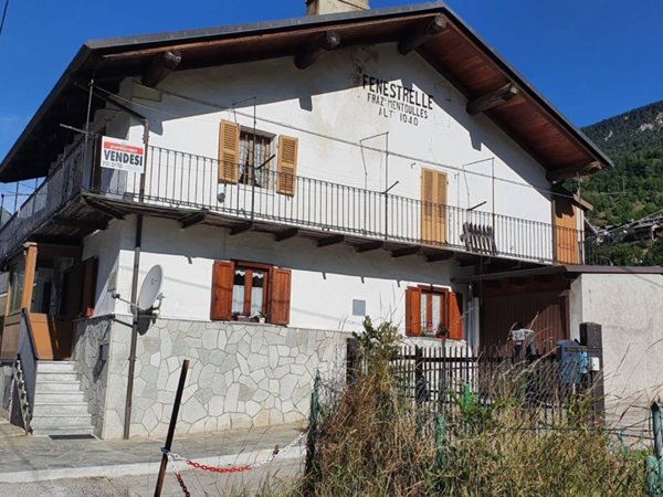 appartamento in vendita a Fenestrelle in zona Mentoulles