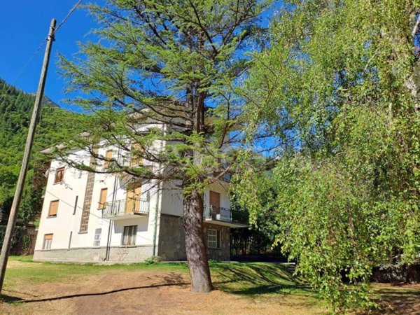 appartamento in vendita a Fenestrelle in zona Chambons