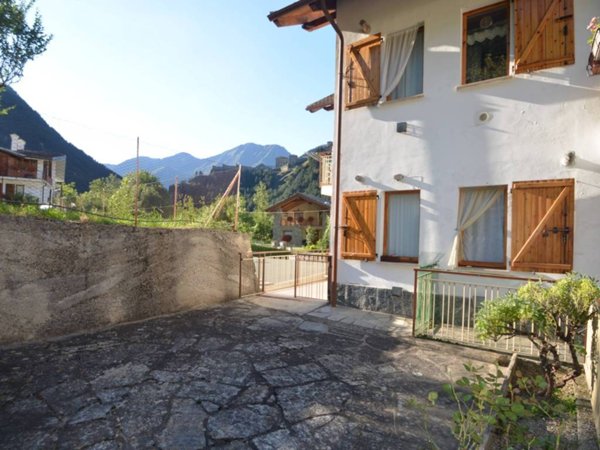 appartamento in vendita a Fenestrelle in zona Chambons