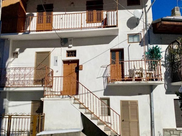 appartamento in vendita a Fenestrelle in zona Chambons