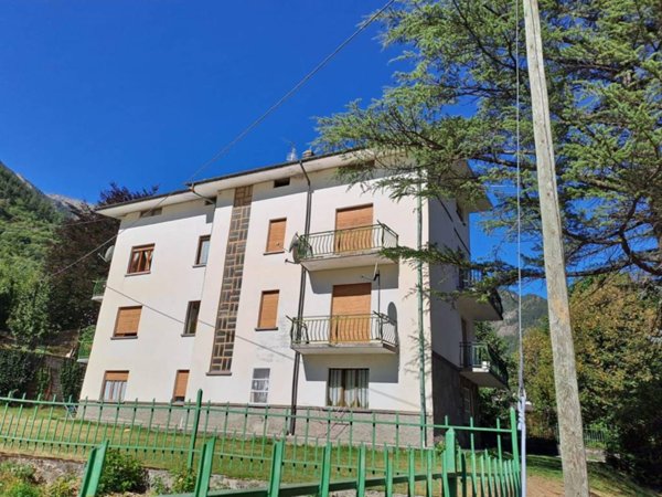 appartamento in vendita a Fenestrelle in zona Chambons