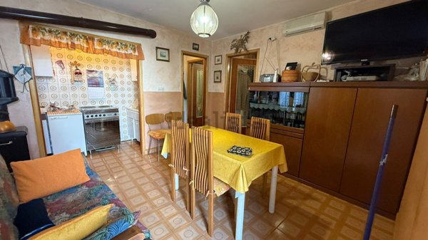 appartamento in vendita a Fenestrelle in zona Chambons