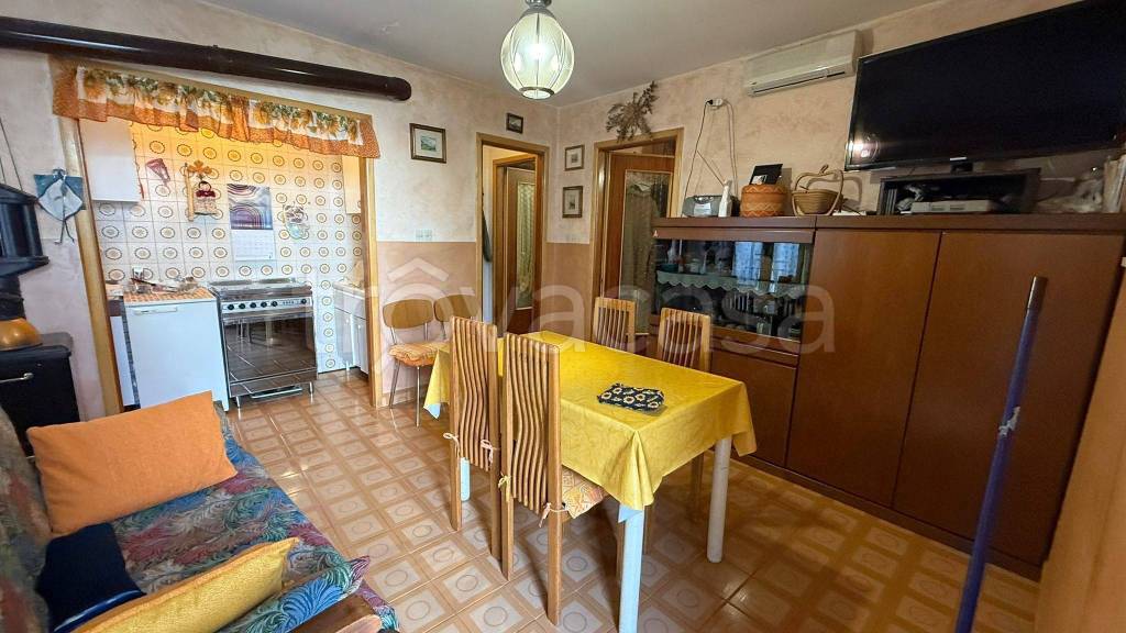 appartamento in vendita a Fenestrelle in zona Chambons