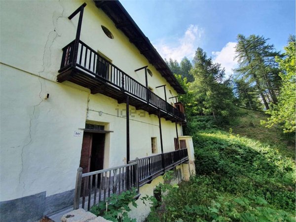 appartamento in vendita a Fenestrelle in zona Puy