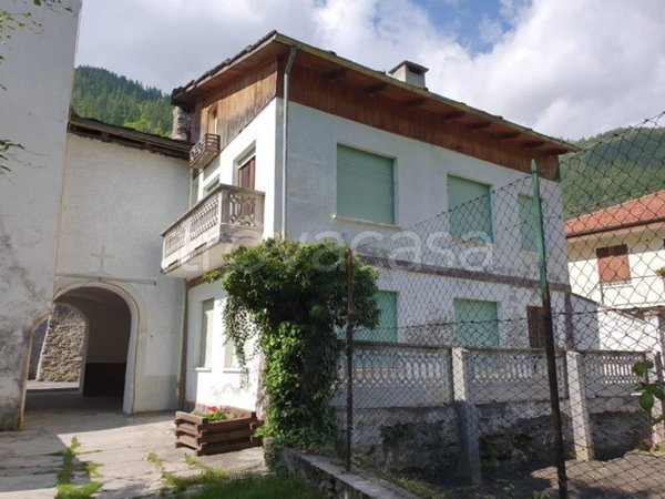 casa indipendente in vendita a Fenestrelle in zona Chambons