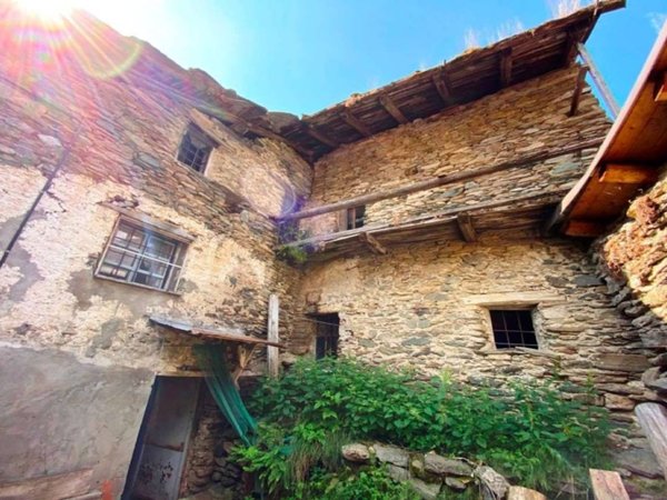 casa indipendente in vendita a Fenestrelle in zona Chambons