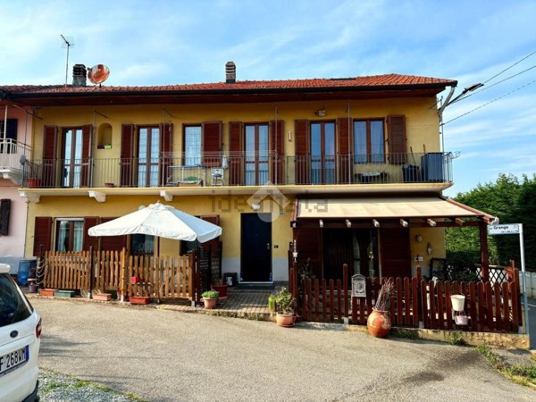 appartamento in vendita a Fiano in zona Grange