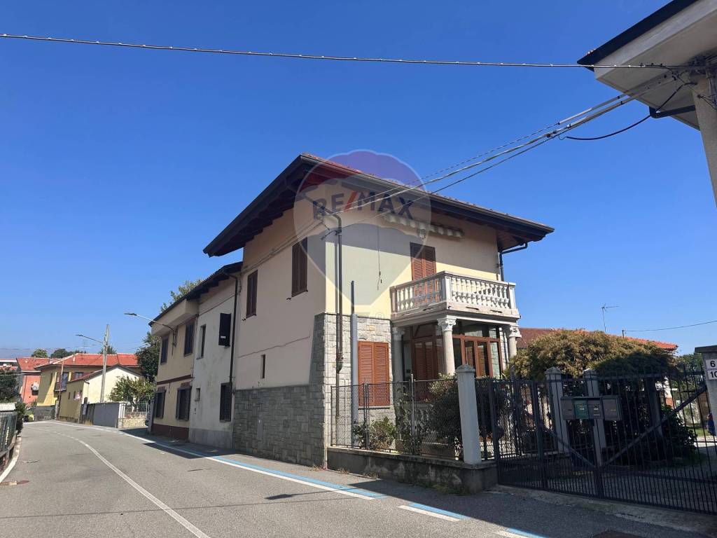 casa indipendente in vendita a Fiano