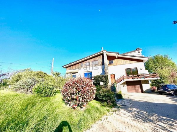 quadrivano in vendita a Fiano