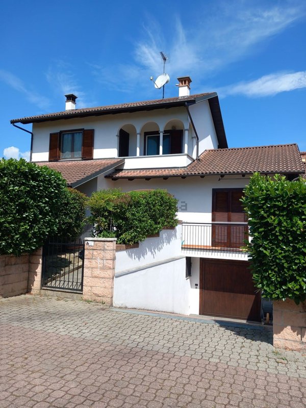 casa indipendente in vendita a Fiano