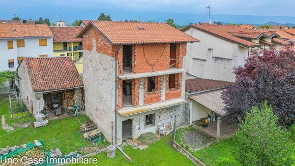 casa indipendente in vendita a Fiorano Canavese
