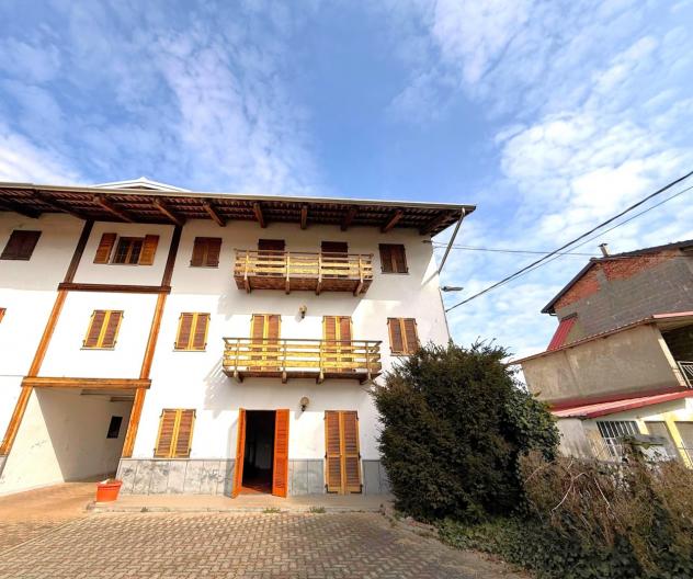 appartamento in vendita a Fiorano Canavese