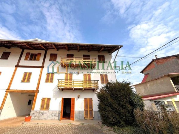 casa indipendente in vendita a Fiorano Canavese