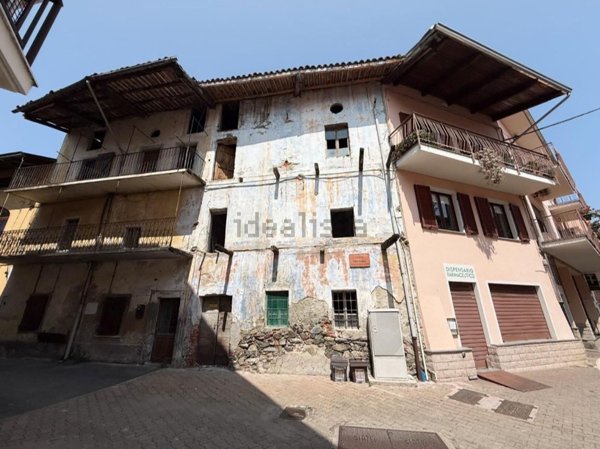 casa semindipendente in vendita a Fiorano Canavese
