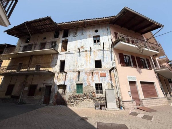 casa semindipendente in vendita a Fiorano Canavese