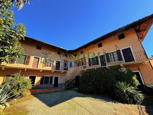casa indipendente in vendita a Fiorano Canavese