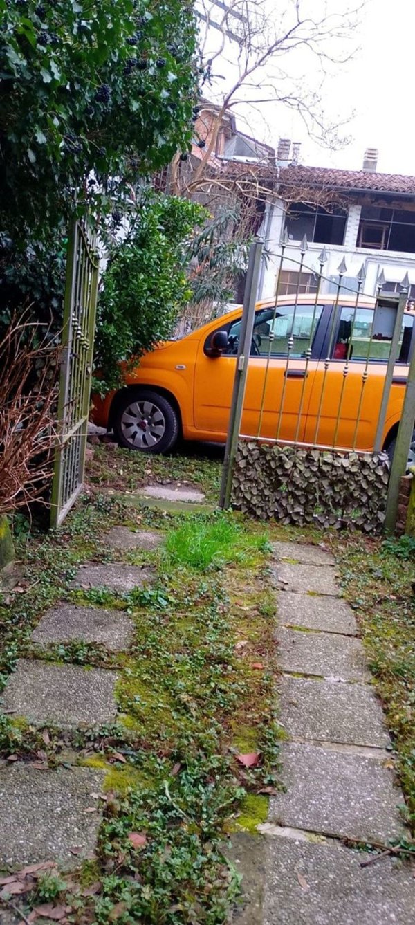 casale in vendita a Fiorano Canavese