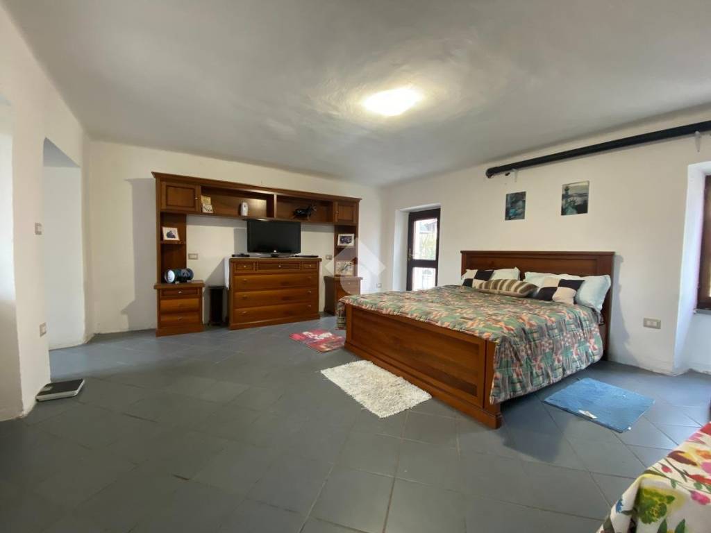 casa indipendente in vendita a Fiorano Canavese