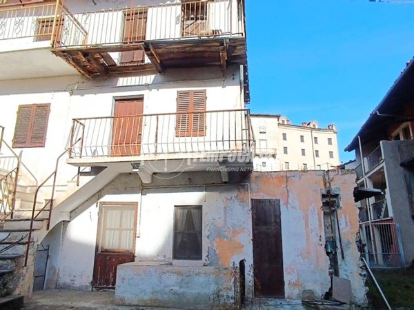 appartamento in vendita a Fiorano Canavese