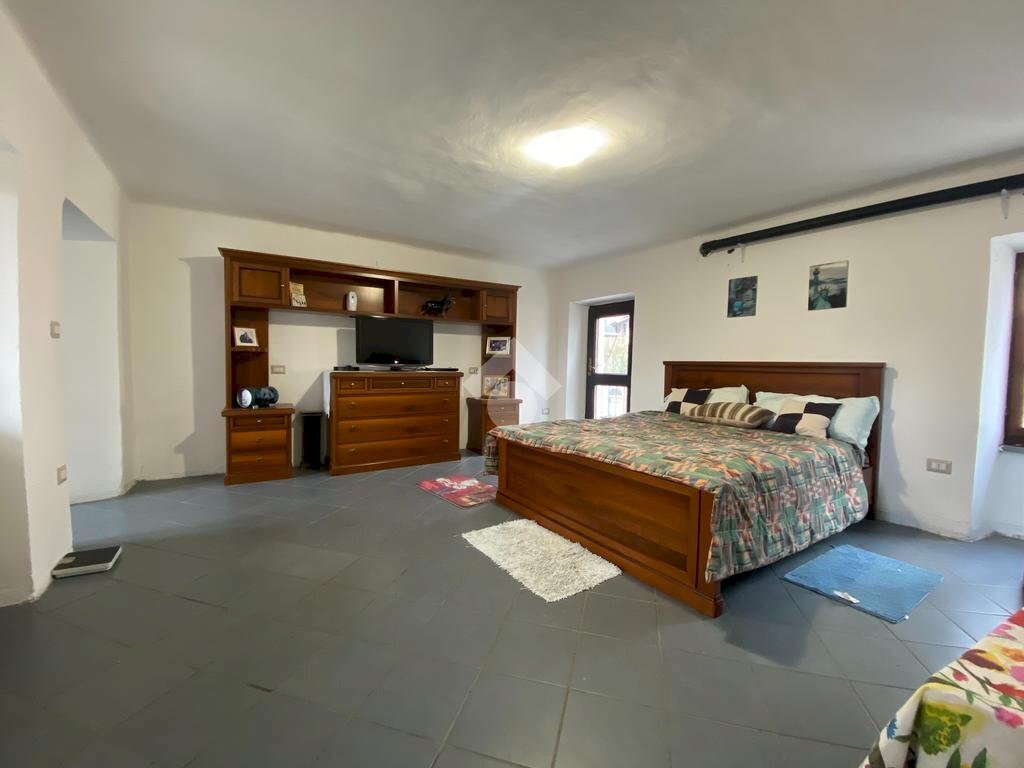 casa semindipendente in vendita a Fiorano Canavese